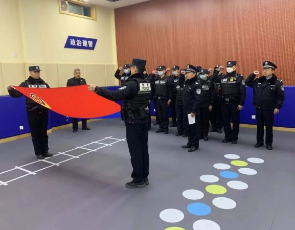 法警1